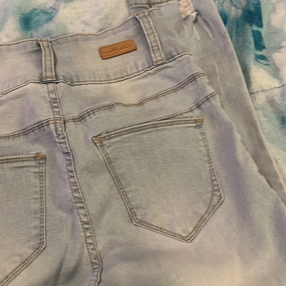 Cute light blue jeans - Picture 9 of 11
